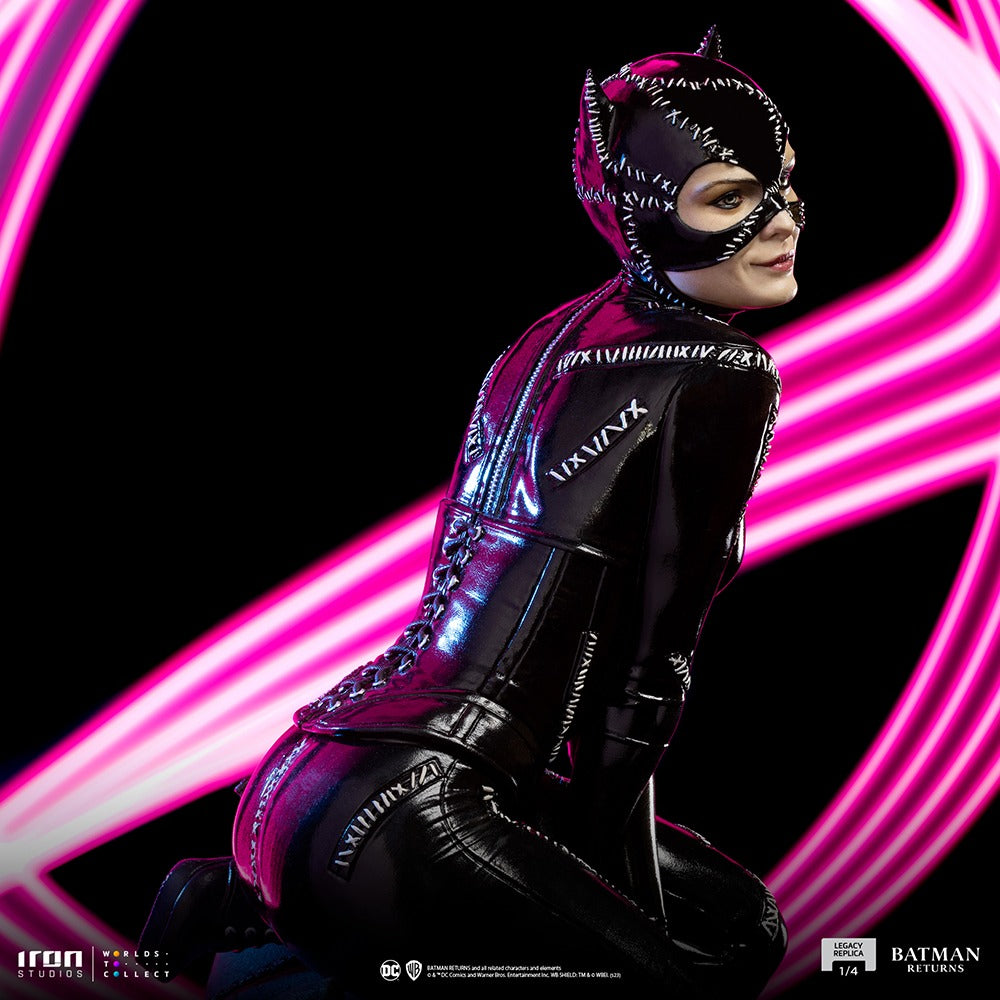 Estátua Mulher Gato - Batman Returns - Legacy Replica 1/4 - Iron Studios