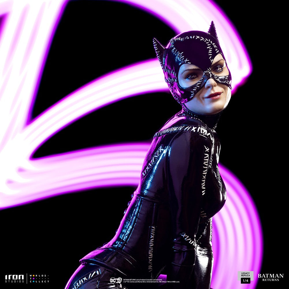 Estátua Mulher Gato - Batman Returns - Legacy Replica 1/4 - Iron Studios