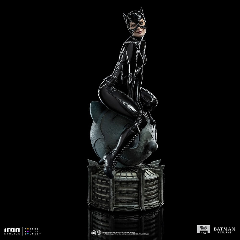 Estátua Mulher Gato - Batman Returns - Legacy Replica 1/4 - Iron Studios
