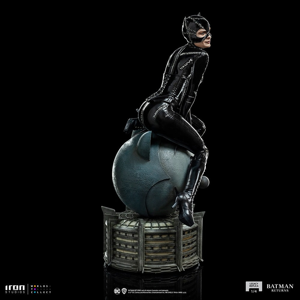 Estátua Mulher Gato - Batman Returns - Legacy Replica 1/4 - Iron Studios