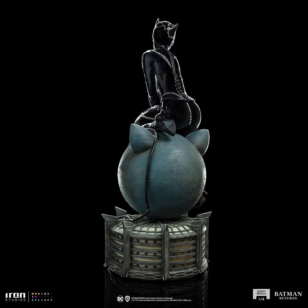 Estátua Mulher Gato - Batman Returns - Legacy Replica 1/4 - Iron Studios