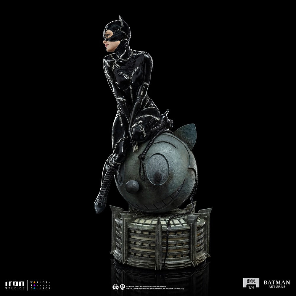 Estátua Mulher Gato - Batman Returns - Legacy Replica 1/4 - Iron Studios