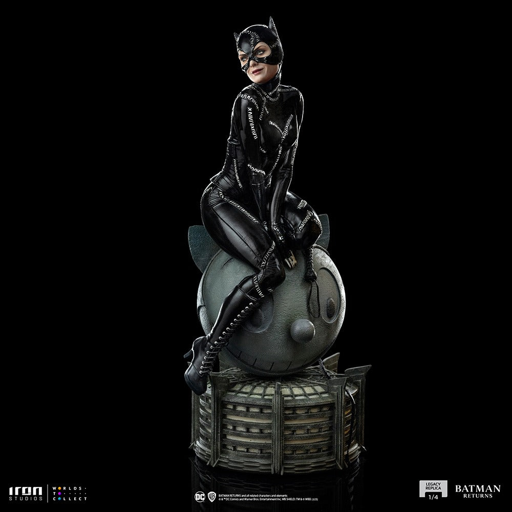 Estátua Mulher Gato - Batman Returns - Legacy Replica 1/4 - Iron Studios