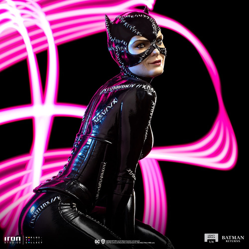 Estátua Mulher Gato - Batman Returns - Legacy Replica 1/4 - Iron Studios