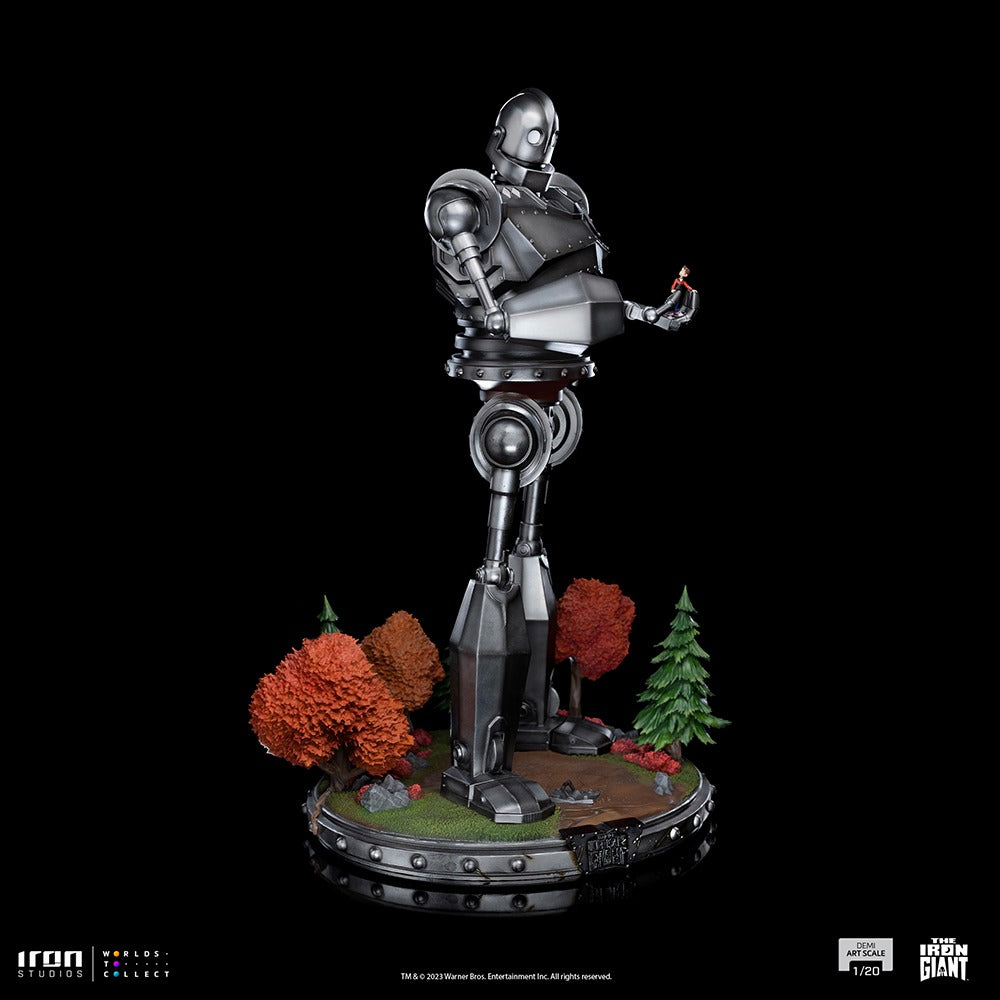 Estátua Iron Giant and Hogarth Hughes - The Iron Giant - Demi Scale 1/20 - Iron Studios