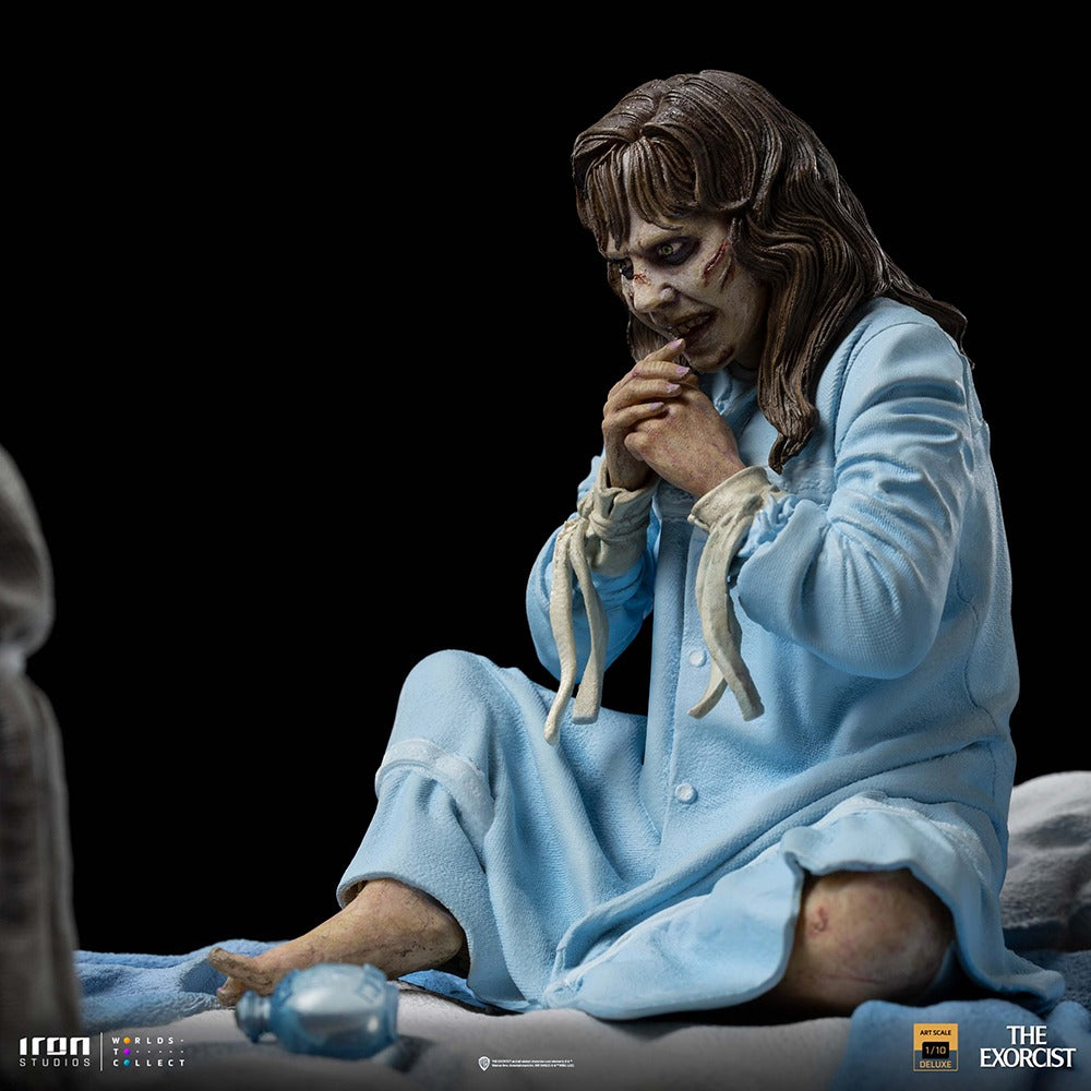 Estátua Regan McNeil Possuída Deluxe - O Exorcista - Art Scale 1/10 - Iron Studios