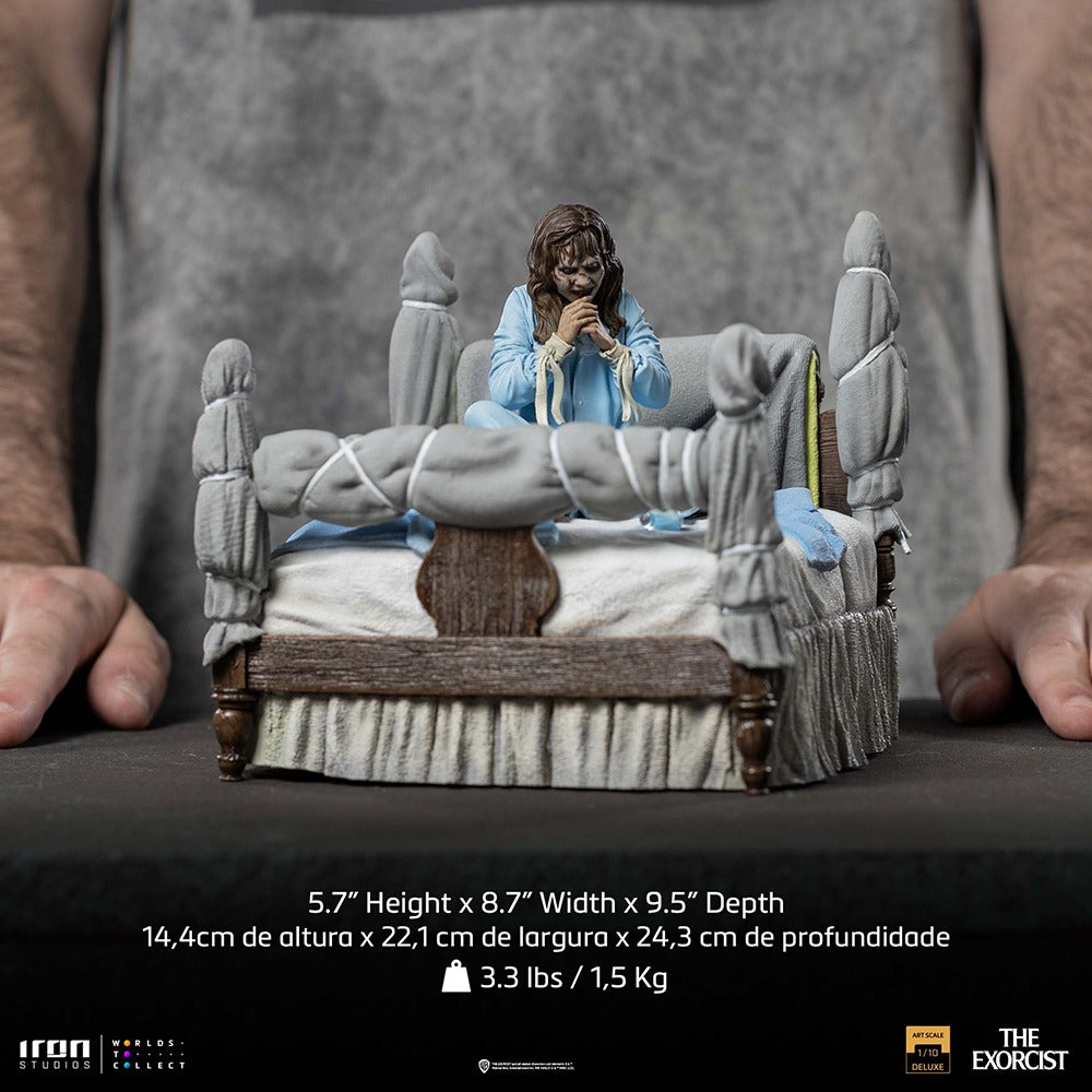 Estátua Regan McNeil Possuída Deluxe - O Exorcista - Art Scale 1/10 - Iron Studios