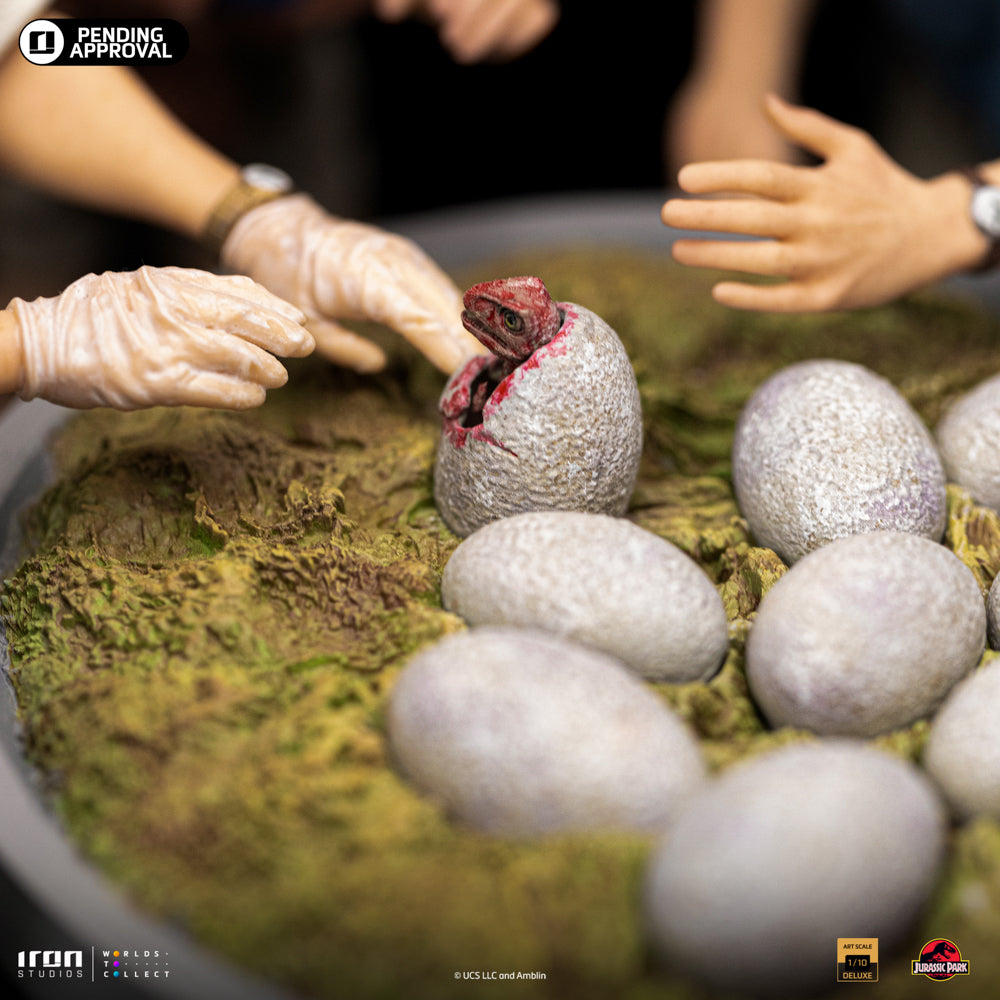 Estátua Dino Hatching Deluxe - Jurassic Park - Art Scale 1/10 - Iron Studios