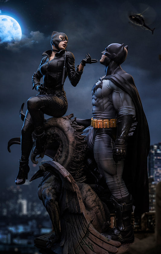 Estátua Batman e Mulher Gato - DC Comics Series #9 - Diorama 1/6 - Iron Studios