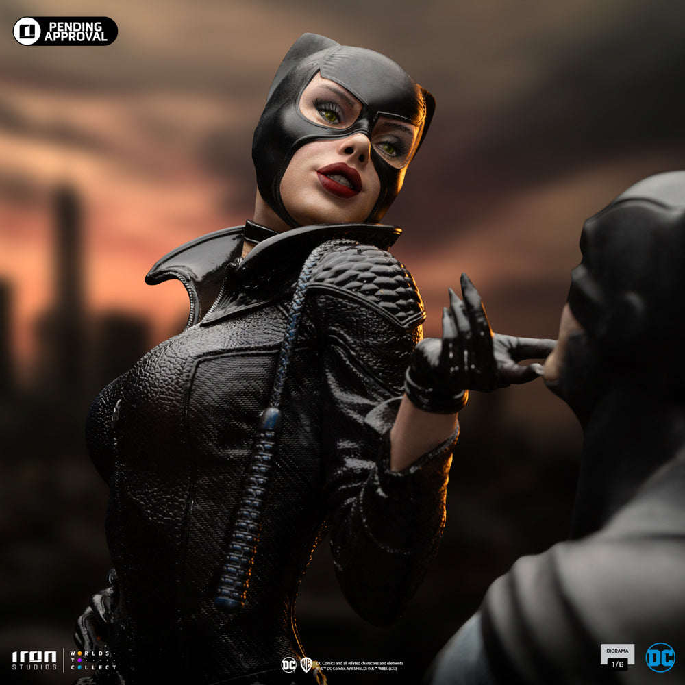 Estátua Batman e Mulher Gato - DC Comics Series #9 - Diorama 1/6 - Iron Studios
