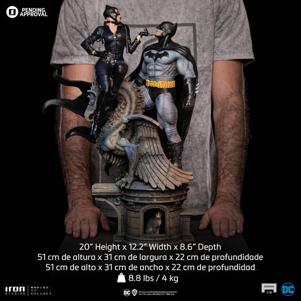 Estátua Batman e Mulher Gato - DC Comics Series #9 - Diorama 1/6 - Iron Studios