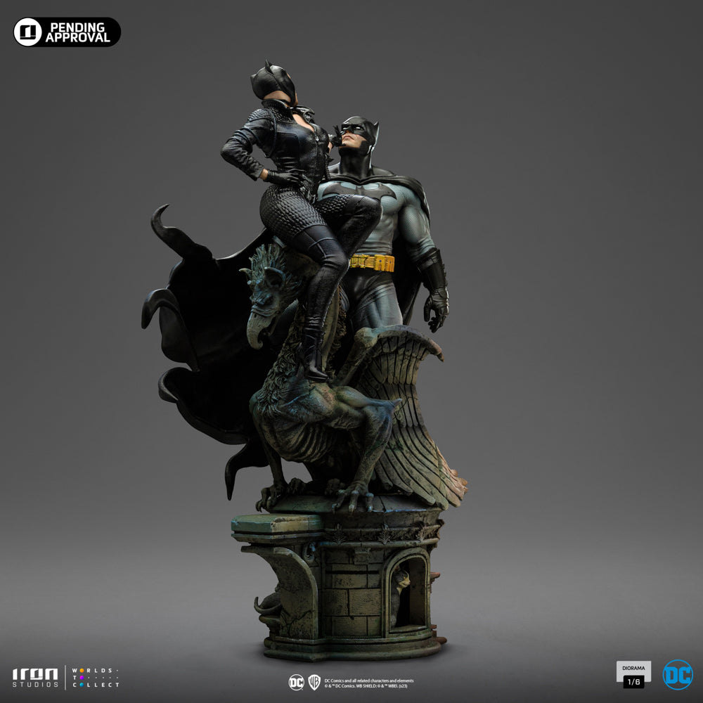 Estátua Batman e Mulher Gato - DC Comics Series #9 - Diorama 1/6 - Iron Studios