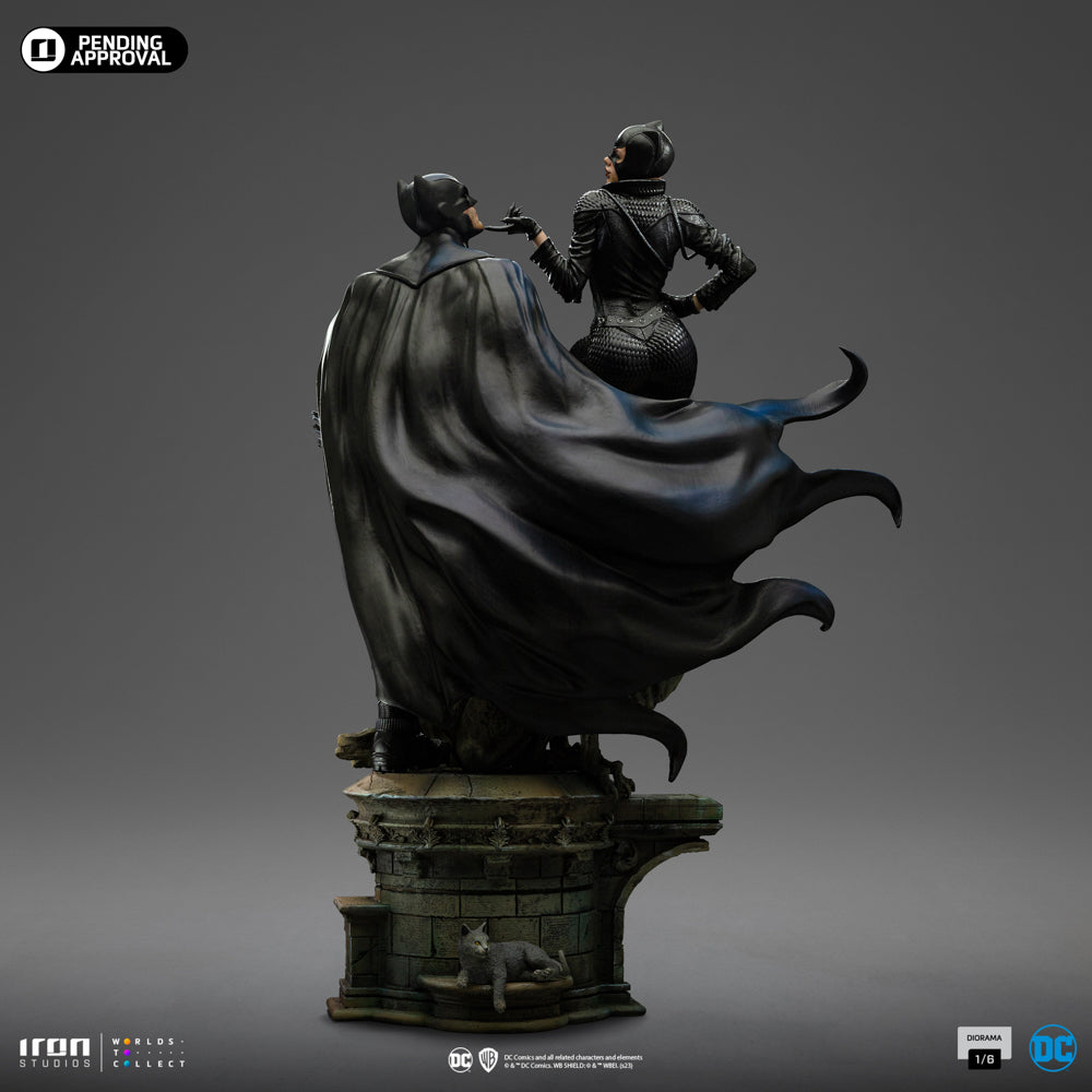 Estátua Batman e Mulher Gato - DC Comics Series #9 - Diorama 1/6 - Iron Studios