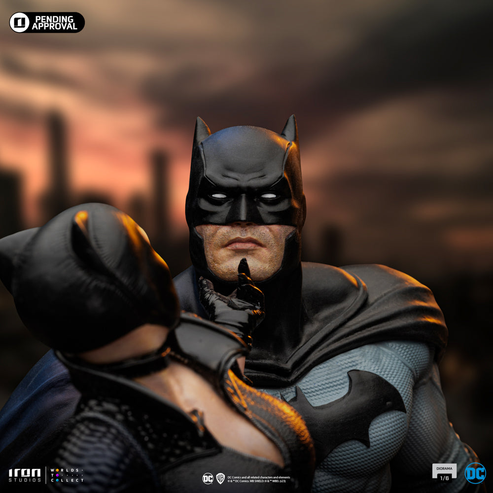 Estátua Batman e Mulher Gato - DC Comics Series #9 - Diorama 1/6 - Iron Studios