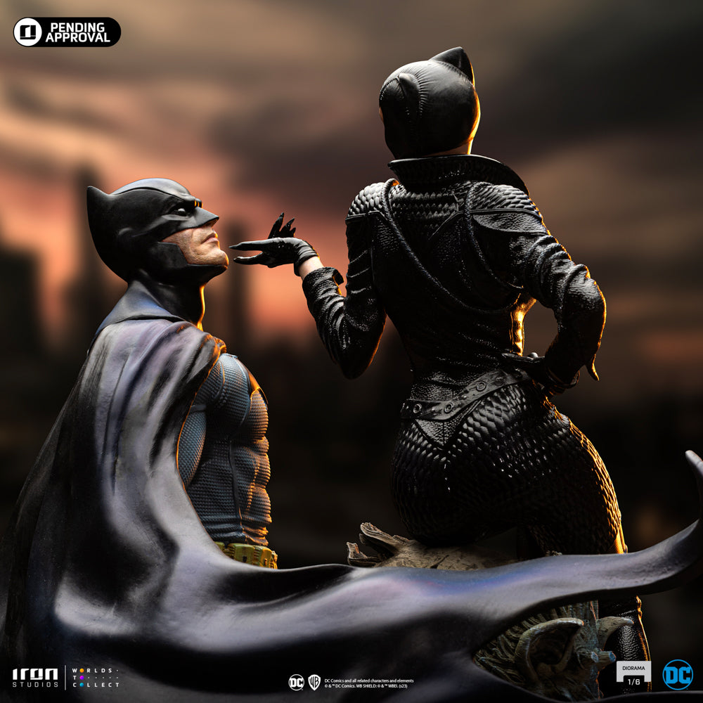 Estátua Batman e Mulher Gato - DC Comics Series #9 - Diorama 1/6 - Iron Studios