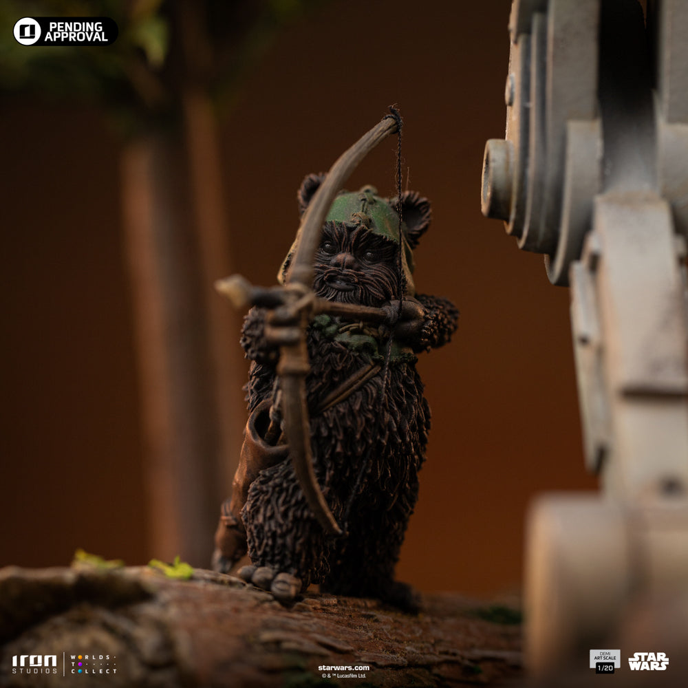 Estátua AT-ST and Chewbacca - Star Wars - Demi Scale 1/20 - Iron Studios