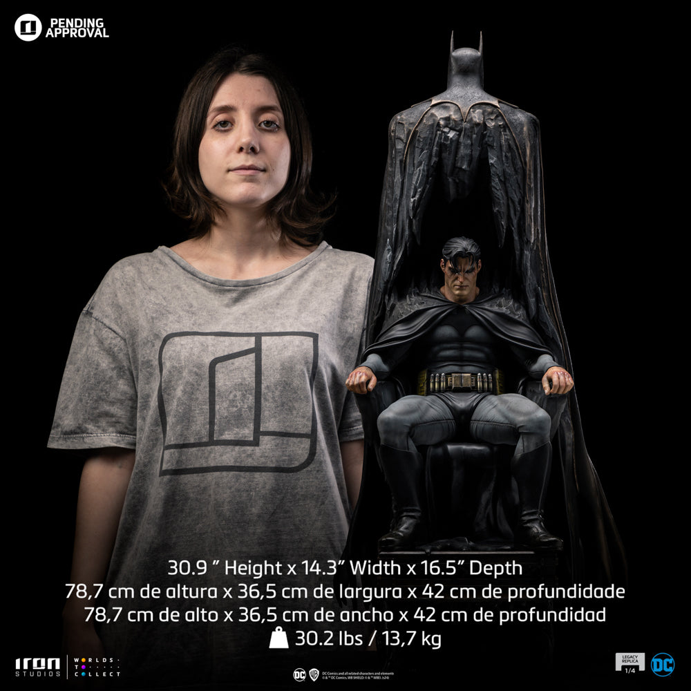Estátua Batman and Bruce Wayne - DC Comics - Legacy Replica 1/4 - Iron Studios