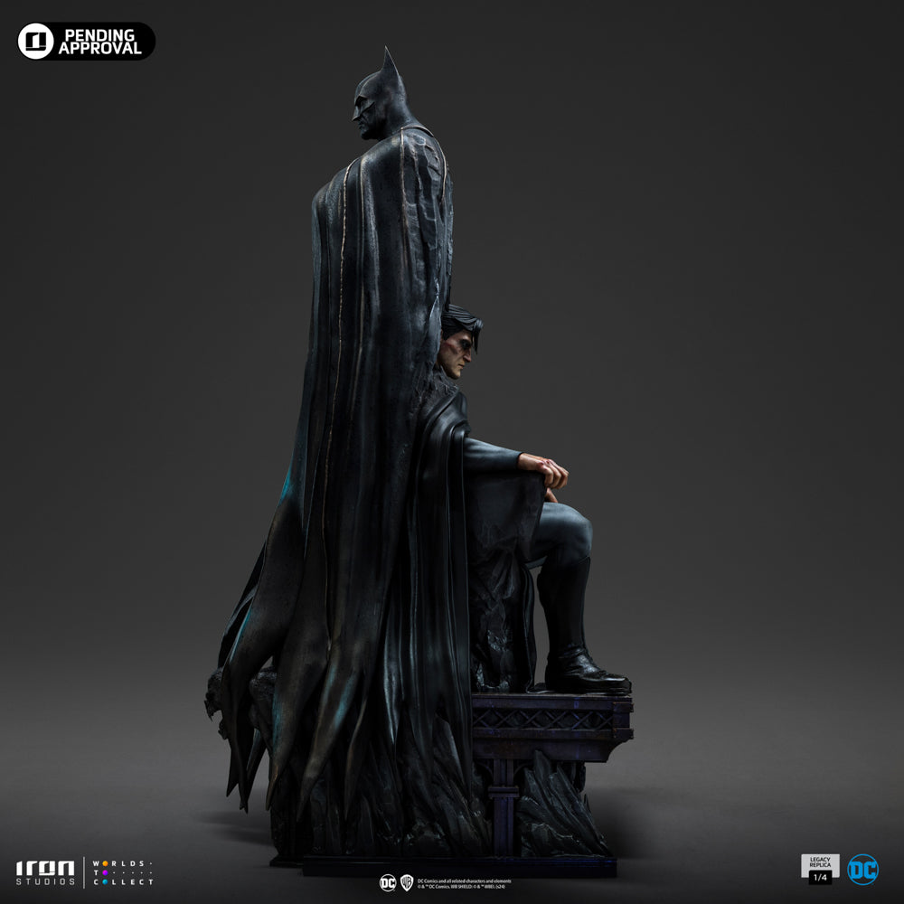 Estátua Batman and Bruce Wayne - DC Comics - Legacy Replica 1/4 - Iron Studios