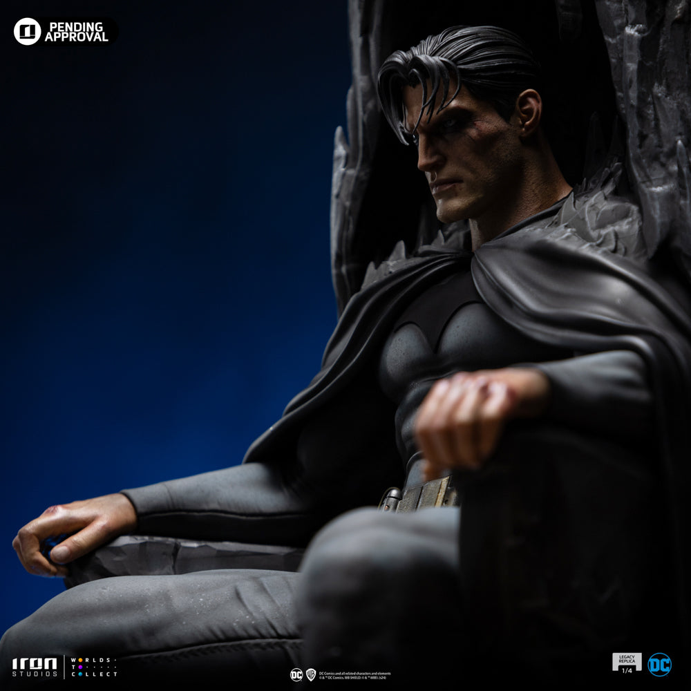 Estátua Batman and Bruce Wayne - DC Comics - Legacy Replica 1/4 - Iron Studios