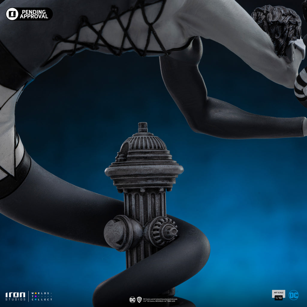 Estátua Plastic Man (B&W) Exclusive - DC Comics Series #9 - Art Scale 1/10 - Iron Studios
