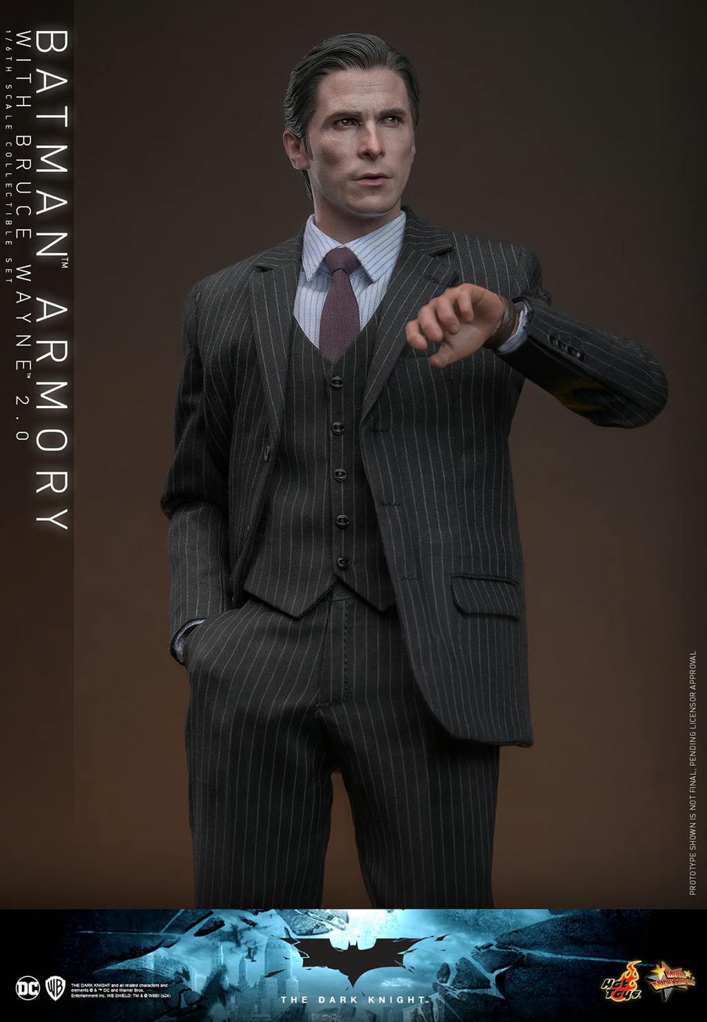 Figura Batman Armory com Bruce Wayne (2.0) - BATMAN THE DARK KNIGHT - 1/6 Scale - Hot Toys