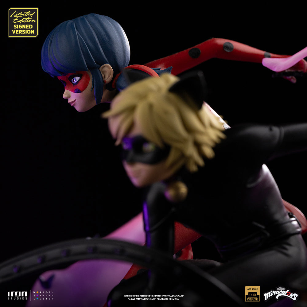 Estátua Ladybug and Cat Noir - Miraculous 10th Anniversary Signed Edition - Deluxe Art Scale 1/10 - Iron Studios