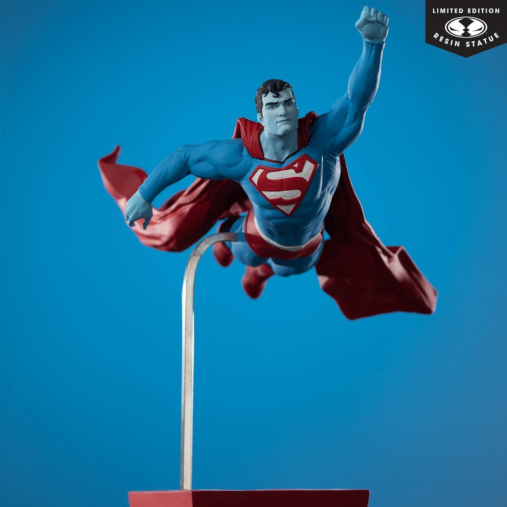 Estátua Superman by Lee Bermejo (Superman Red and Blue) - DC Direct - 1/10 Scale - McFarlane