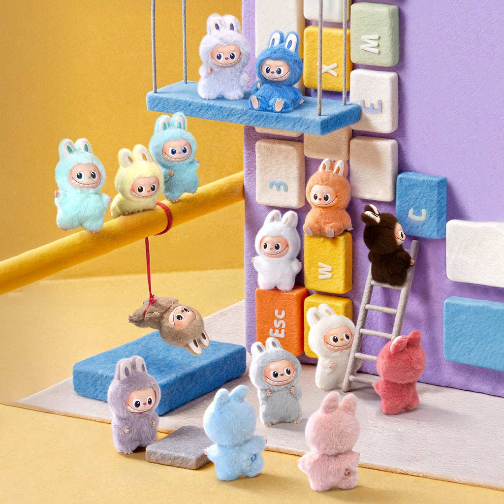 Chaveiro BLIND BOX Labubu - The Monsters Pin For Love (A-M) - Collectible Surprise Keychain - Pop Mart