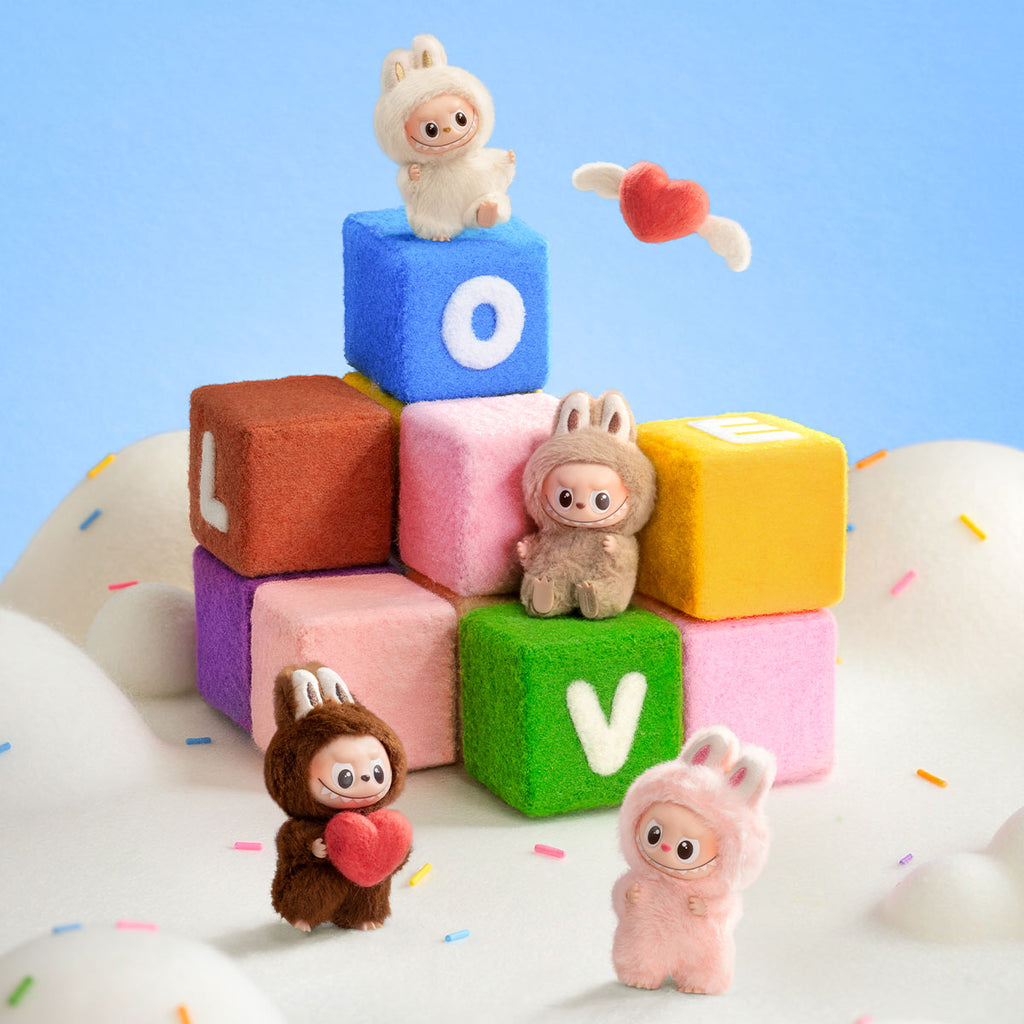 Chaveiro BLIND BOX Labubu - The Monsters Pin For Love (A-M) - Collectible Surprise Keychain - Pop Mart