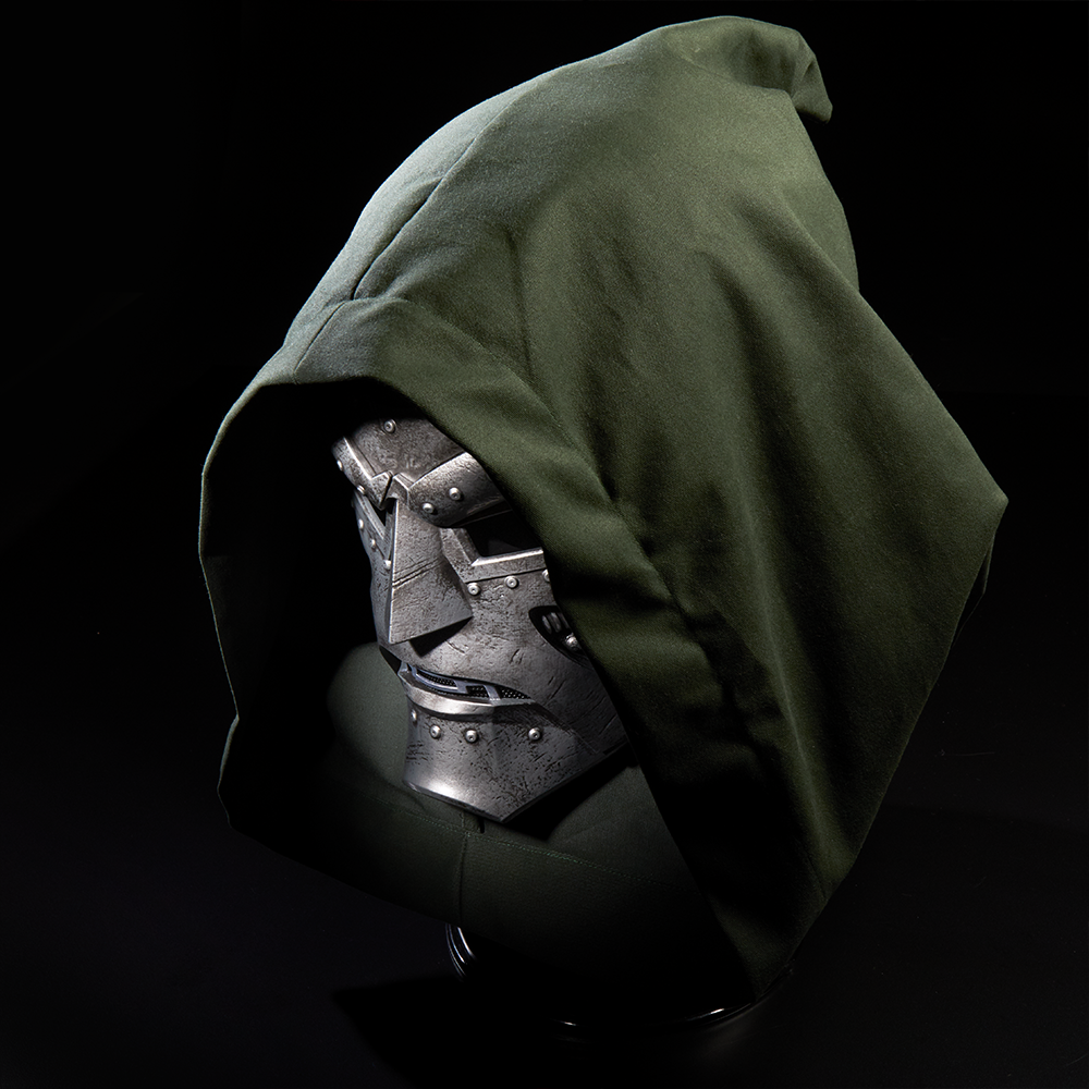 Pré-Venda - Figura Doctor Doom's Classic Helmet - Marvel Legends - Hasbro