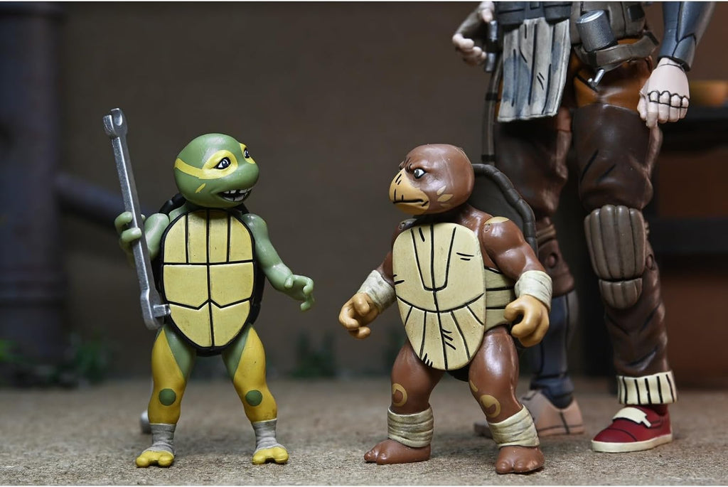 Figura Grammy April with Baby Yi & Moja – TMNT The Last Ronin- The Lost Years – 7” Scale - Neca