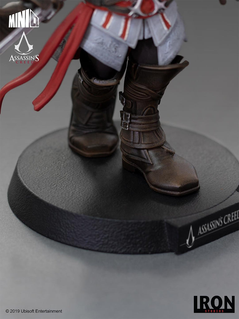 Estátua Ezio - Assassin's Creed - MiniCo - Iron Studios