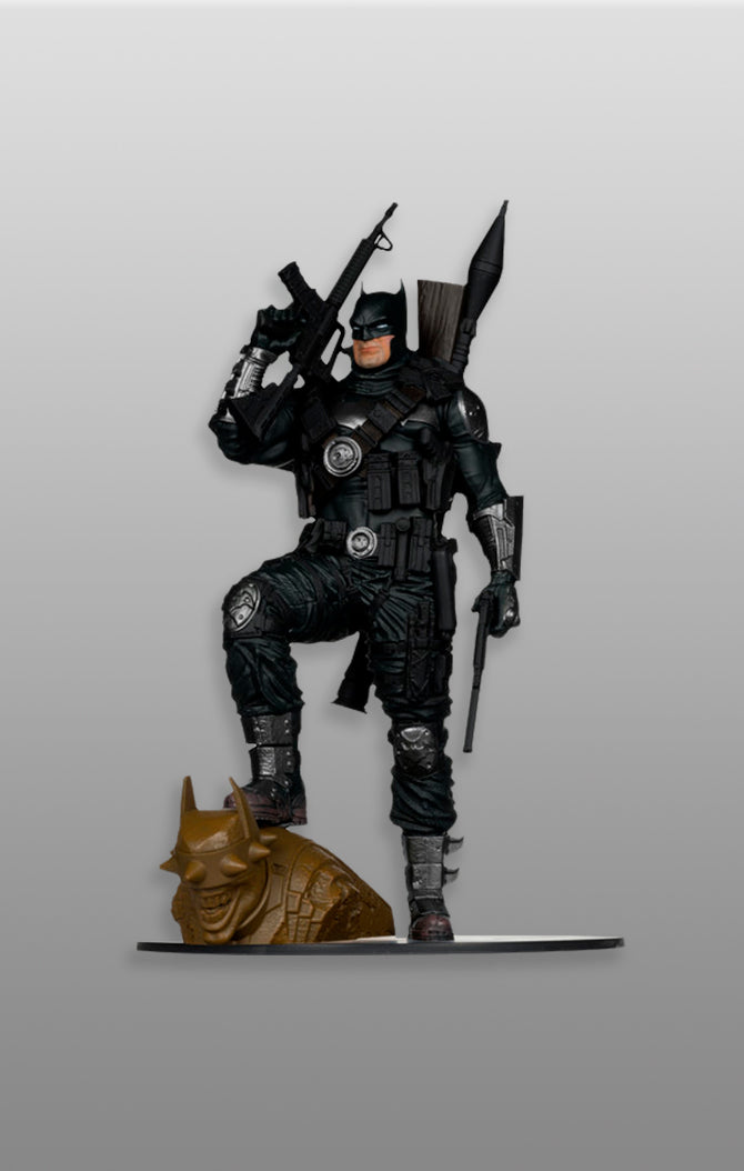 Figura Batman The Grim Knight Dark Multiverse Gold Label Exclusive - DC Comics - 1/6 Scale - McFarlane