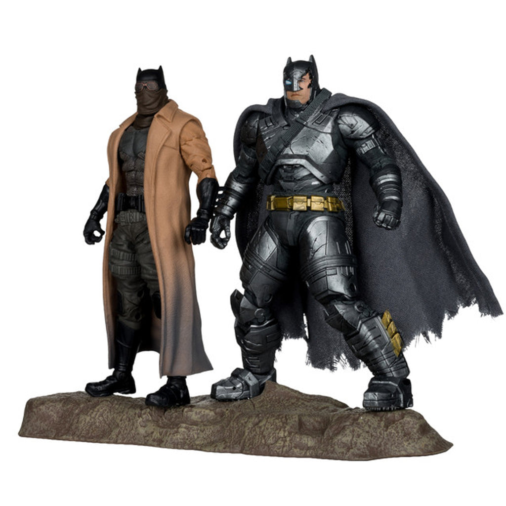 Figura Knightmare Batman and Armored Batman - DC - Pack Gold Label Collector Edition Ex - McFarlane
