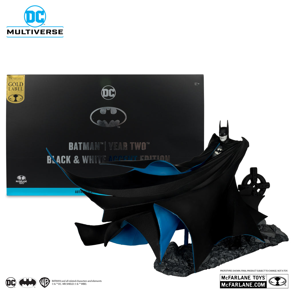 Figura BATMAN YEAR TWO (B&W with accent) Gold Label Exclusive - DC Comics - 7 Scale - McFarlane