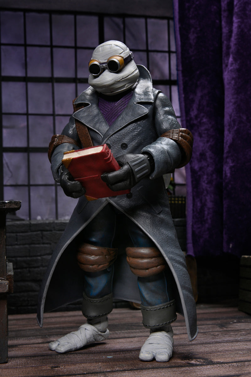 Figura Ultimate Donatello como Homem Invisível - Tartarugas Ninja x Universal Monsters - 7'' Scale - Neca