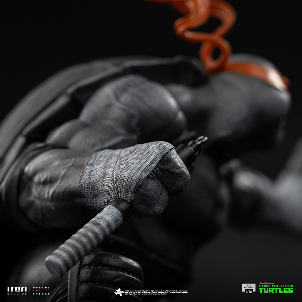 Estátua Michelangelo (Black and White Variant) – TMNT – BDS Art Scale 1/10 – Iron Studios