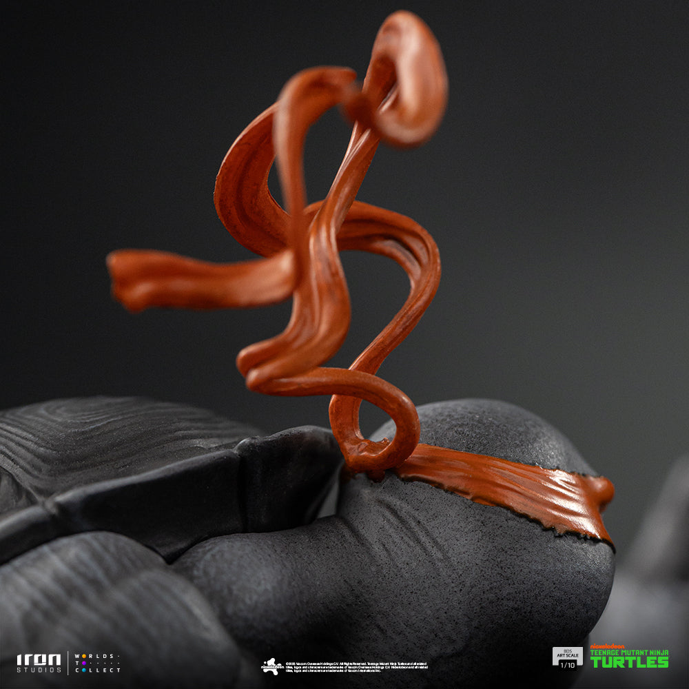 Estátua Michelangelo (Black and White Variant) – TMNT – BDS Art Scale 1/10 – Iron Studios