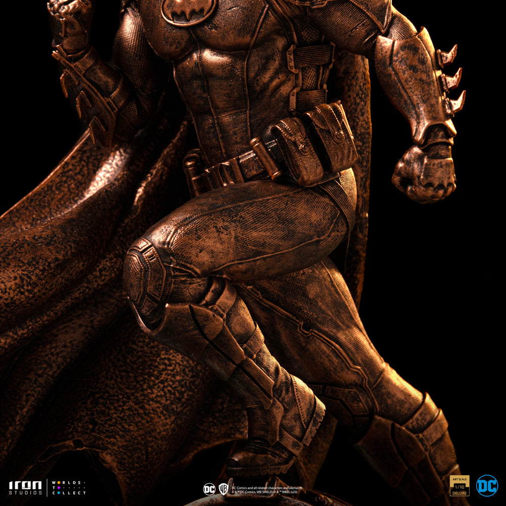 Estátua Batman Deluxe Bronze Ver - DC Comics - Art Scale 1/10 - Iron Studios