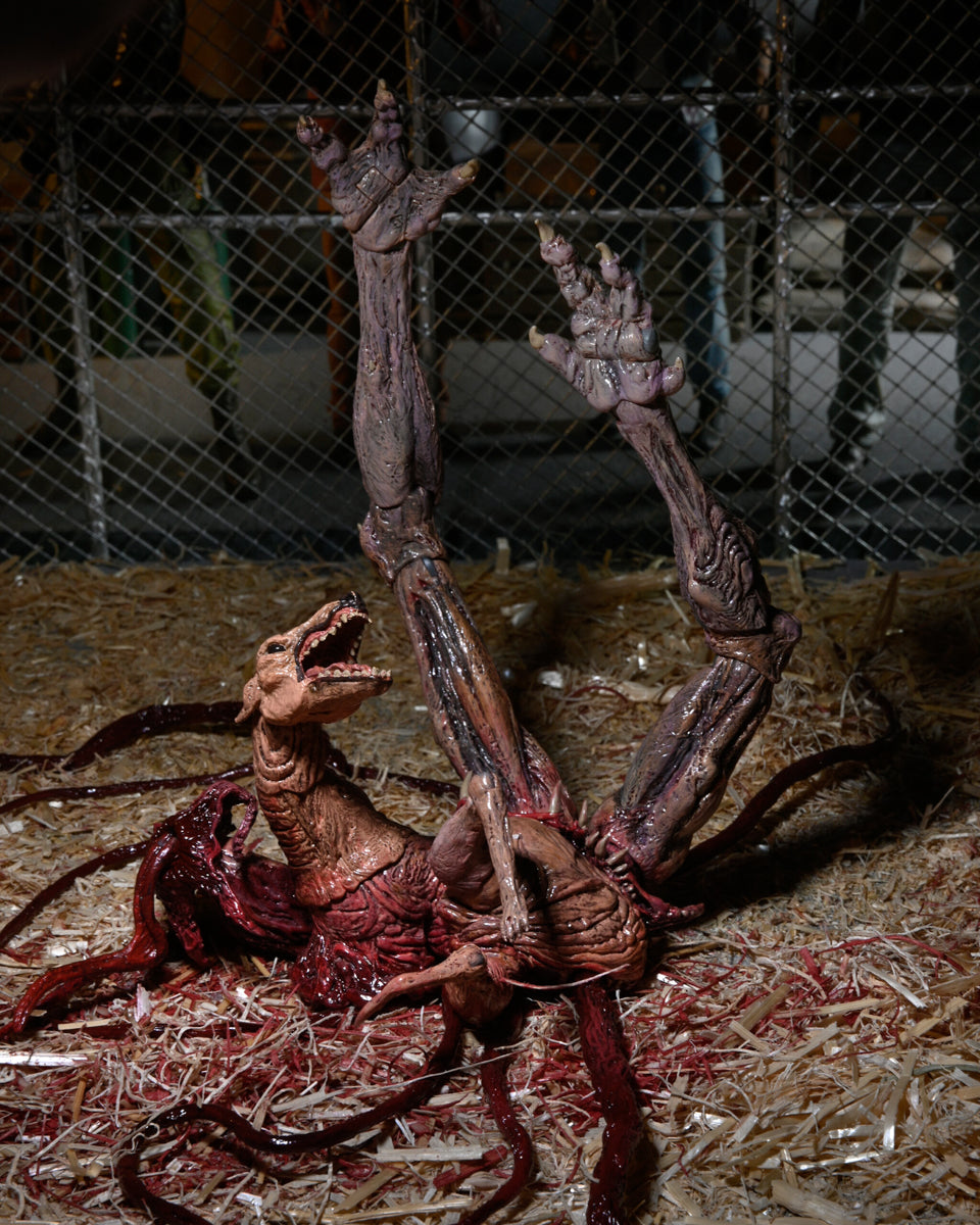 Figura Ultimate Dog Creature Deluxe - The Thing - 7'' Scale - Neca