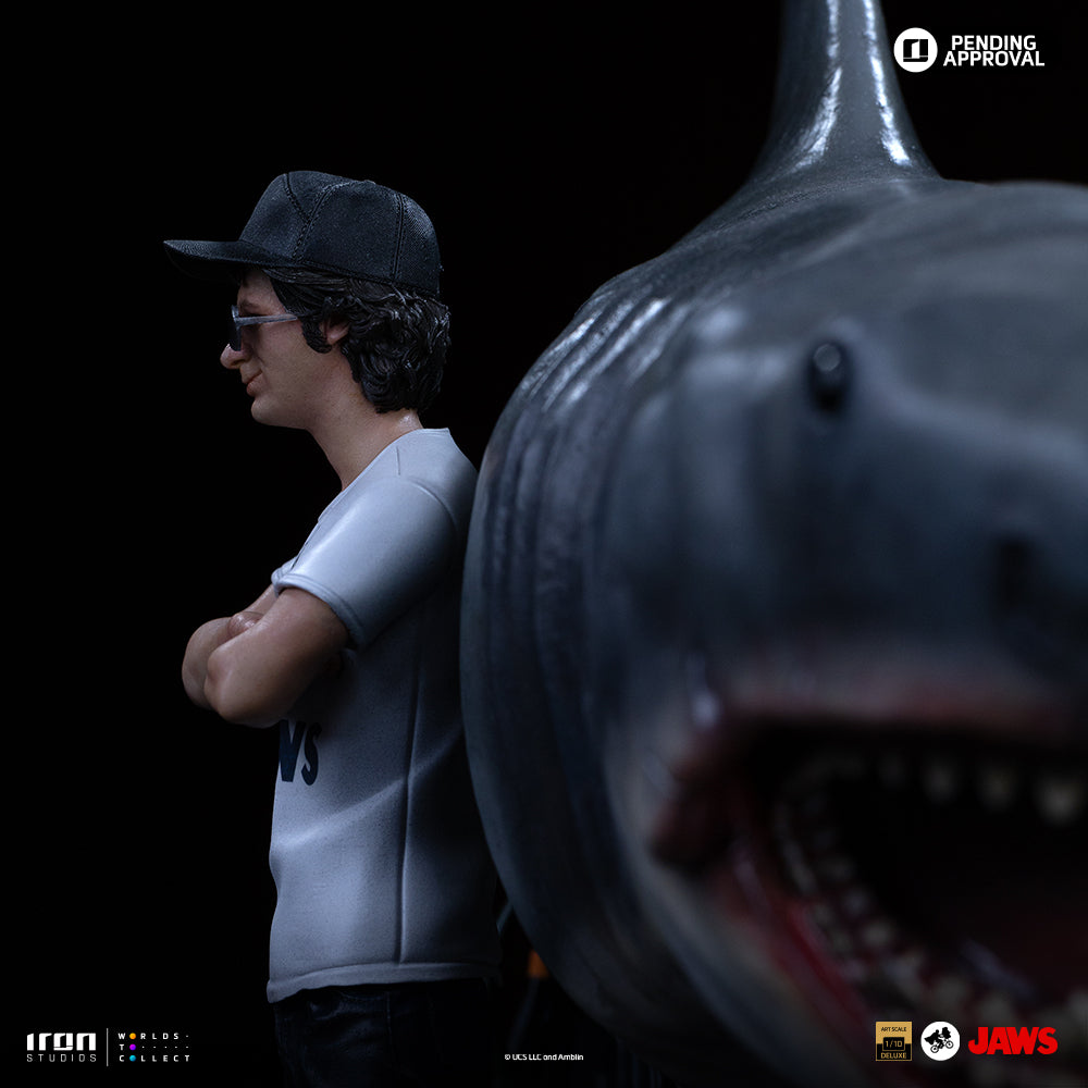 Estátua Steven Spielberg & Jaws 50th Anniversary – Deluxe Art Scale 1/10 – Iron Studios