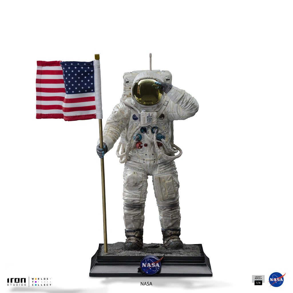 Estátua Apollo 11 Astronaut - Nasa - Legacy Replica 1/4 - Iron Studios
