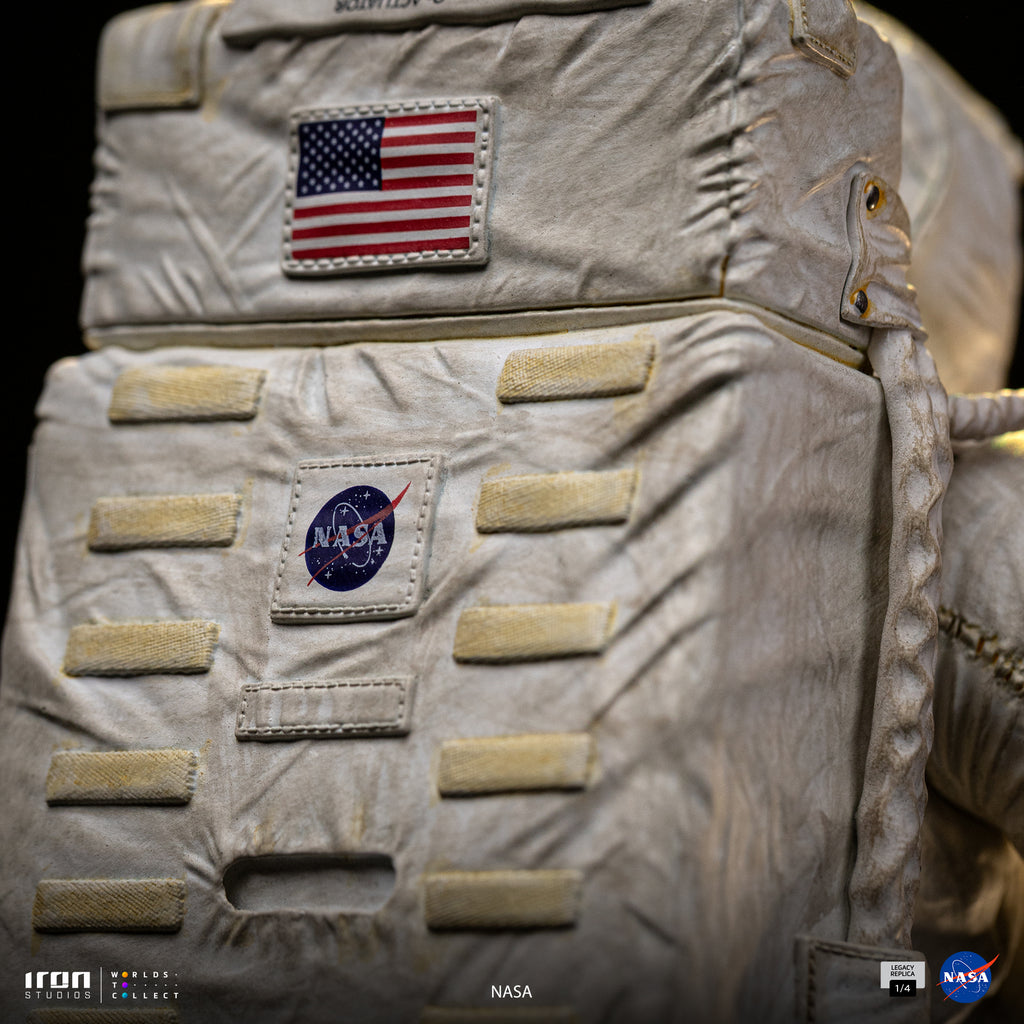 Estátua Apollo 11 Astronaut - Nasa - Legacy Replica 1/4 - Iron Studios