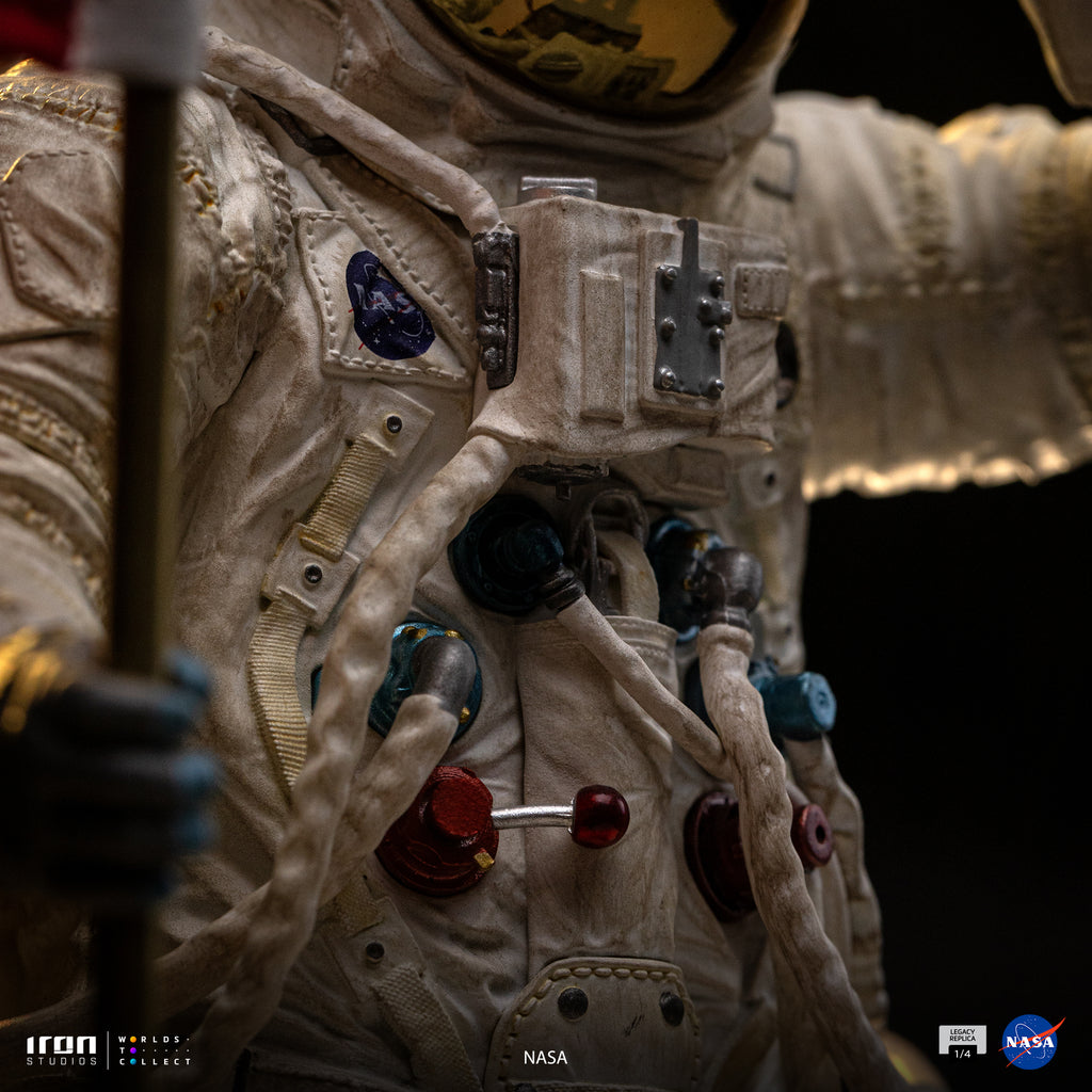 Estátua Apollo 11 Astronaut - Nasa - Legacy Replica 1/4 - Iron Studios