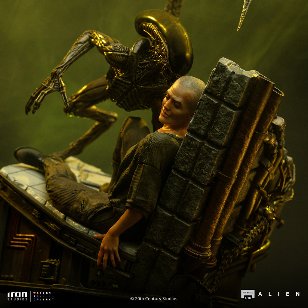 Estátua Ellen Ripley and Dog Alien - Alien 3 - Art Scale 1/10 - Iron Studios